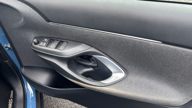 Toyota Yaris Cross 1.5 Hybrid Design 5dr CVT Hybrid Estate